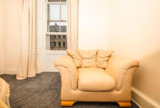Bright & Central 4-Bedroom Flat Near Calton Hill - Edinburgh - 4
