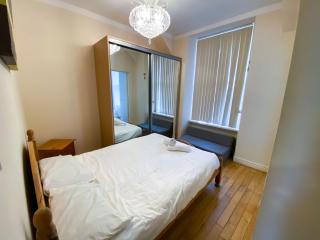 Charming Old Town Flat by Royal Mile - 4