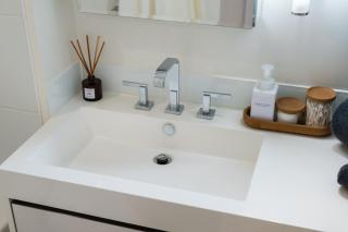 Cozy Chinatown Stay with Balcony and Parking near Pacific Station - Vancouver - 6