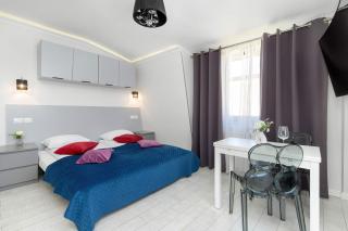 Cosy Apartments with Parking & Balcony by Noclegi Renters - 0