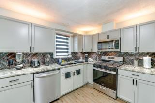 3 Mi to Dtwn Youngstown and YSU Family Home with Yard - Youngstown - 2