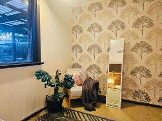 3 Bdrm home,pool, BBQ , fireplace Great for a weekend of fun or family retreat - 7