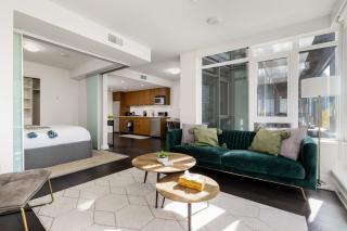 Yaletown Cityview Condo with Balcony near Sunset Beach - 8