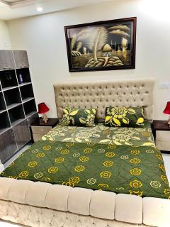Baba's Inn - - 8