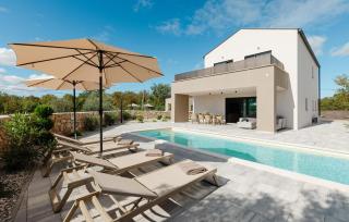 Cozy Home In Kras With Private Swimming Pool, Can Be Inside Or Outside - 0
