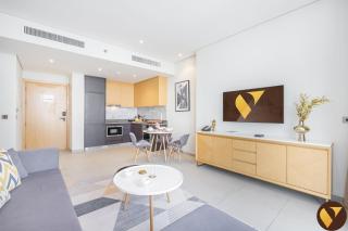 Vogue One Bedroom Apartment at Novotel Jumeirah Village Triangle, 16th Floor Skyline View and Balcony, Pool and Gym Access Included - 3