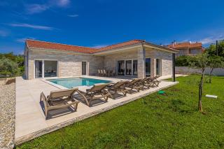 Villa FUSKA with private pool - Pinezići - 8