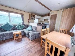 8 Berth Caravan With Decking At California Cliffs Near Scratby Beach Ref 50002E - Great Yarmouth - 6