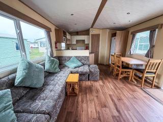 8 Berth Caravan With Decking At California Cliffs Near Scratby Beach Ref 50002E - Great Yarmouth - 5