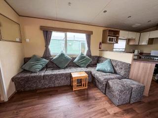 8 Berth Caravan With Decking At California Cliffs Near Scratby Beach Ref 50002E - Great Yarmouth - 4