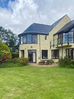 Private Stay in Scenic Home, near Portrush - Portstewart - 1