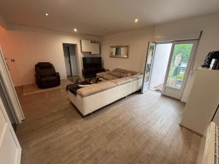 House with garden in Le Plessis-Pâté - - 6