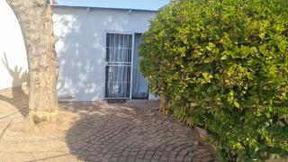Studio apartment, water backup, 12 min from OR Tambo - Germiston - 5