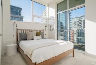 Olympic Village 3BR Condo with Balcony and City Views for 7 - 5