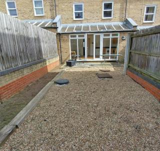 Beautiful Family 4 Bedroom Home close to Colchester Station for Corporate, Contractors, Family, Commuters to London, Groups, Hospital, University, Relocation, Free WiFi, Free Parking, with Workstation & Garden - Colchester - 8
