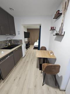Cosy T1 au 14B avec Climatisation et Parking - Saint-Priest - 4
