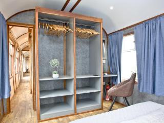 Brunel Boutique Railway Carriage 4 - 5