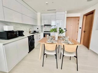 City-view 1br With Gym, Pool And Free Parking! - 4