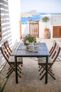 Villa Thalassa Suites 3 Modern Comfort Traditional Greek Charm Private Courtyards Steps From Lindos Square Beach - Lindos - 2