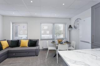 Sovereign Gate 2 - City Centre 2 Bed Wparking - Portsmouth - 1