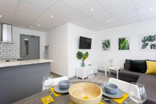 Sovereign Gate 2 - City Centre 2 Bed Wparking - 2