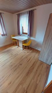 Einfache 2 Zimmer Wohnung mit Parkplatz nur 8 Min nach Bayreuth - 1