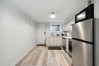 Spacious Kitsilano 2BR Suite with Street Parking for 6 Guests - Vancouver - 5