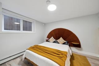 Spacious Kitsilano 2BR Suite with Street Parking for 6 Guests - Vancouver - 1