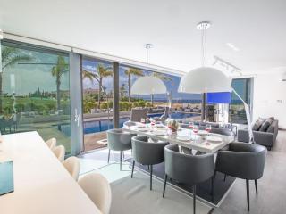Villa Papadopo - Luxury 3 Bedroom Villa With Private Pool, Hot Tub And Sea Views - Paralimni - 8