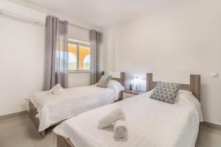 Wonderful Portuguese Villa Casa Lombos Nova 3 Bedrooms Private Pool, Ac Pool Table Carvoeiro - Carvoeiro - 4