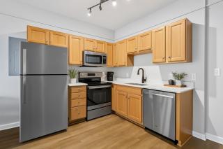 Cozy & Chic Suite Playhouse Sq, Rock Hall, CSU - 6