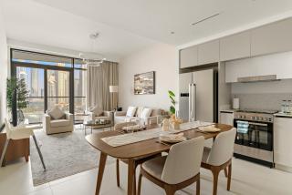 Elegant 2BR with Stunning Sea View - 4