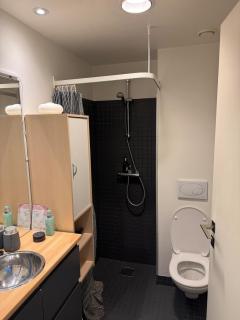 Central quiet neighborhood and with a view of water - 3