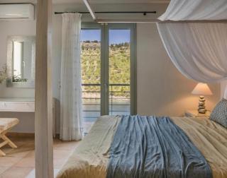 Magnificent Kefalonia Villa Villa Chalker 3 Bedrooms Seafront - 6
