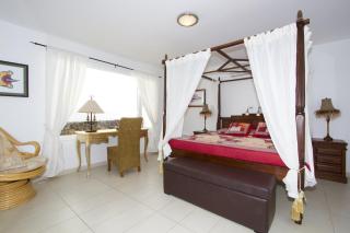 Brilliant Puerto Del Carmen Villa Dos Piedras 4 Bedrooms Private Pool - 3