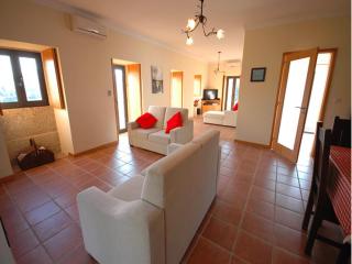 Beautifully Restored Ponte De Lima Farm House 6 Bedrooms Quinta Fornelos Private Pool Surrounded By Hectares Of Vineyards - Ponte de Lima - 6