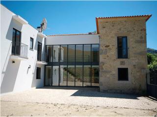 Beautifully Restored Ponte De Lima Farm House 6 Bedrooms Quinta Fornelos Private Pool Surrounded By Hectares Of Vineyards - Ponte de Lima - 3
