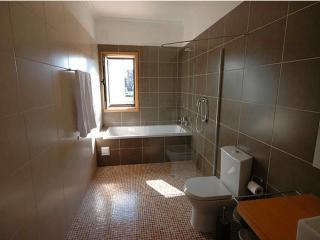 Beautifully Restored Ponte De Lima Farm House 6 Bedrooms Quinta Fornelos Private Pool Surrounded By Hectares Of Vineyards - Ponte de Lima - 1