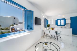 Beautiful Santorini Villa 2 Bedroom Villa Private Pool & Magical Sea Views - 2