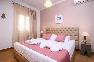 Spacious Santorini Villa 2 Bedrooms Villa Filos Private Jacuzzi Close To Amenities Fira - Fira - 1