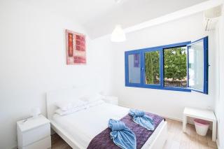 Villa Ioanni Helios - Stunning 4 Bedroom Protaras Villa - Few Minutes Drive To Fig Tree Bay - Protaras - 3