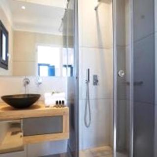 Modern Comfortable Santorini Villa 3 Bedrooms Villa Aqua Private Pool Beautiful Outdoor Space Exo Gialos - Karterados - 9