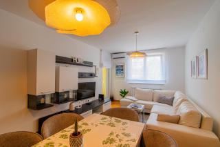 Flexible SelfCheckIns 90 - Zagreb - Garage - Loggia - Zagreb - 3
