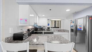 Sunbird Resort - 11th Floor - Free Beach Chairs - by Sunbird Rentals - 4