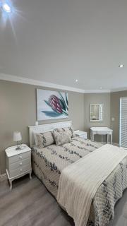 Surf & Serenity on Sea, by Jono & Erik - Jeffreysbaai - 0