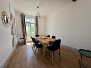 Pause sur la place - 2