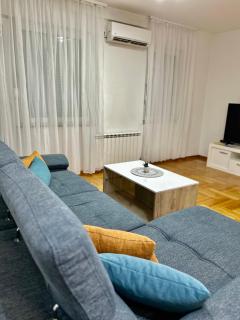 Centrum Apartman - Banja Luka - 4