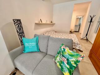 Mono Limone sx con corte, posto auto ed aria condizionata vicino al mare - 4