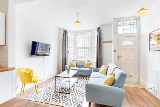 Bright 3Bed House 10Min to Meridian Water Station - 3