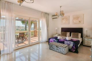 Premium Villa with private pool, garden & BBQ - 4